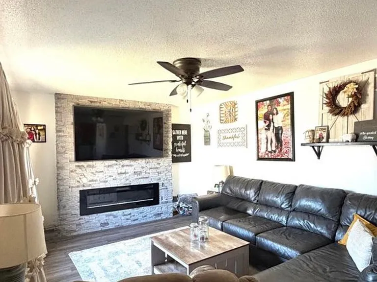 503 E Oliver St — Photo 9