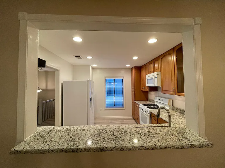 2218 Hunters Run Dr — Photo 11