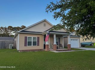420 Patriots Point Ln, Swansboro, NC 28584