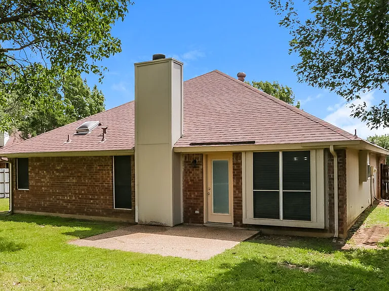 9004 Willoughby Ct — Photo 16
