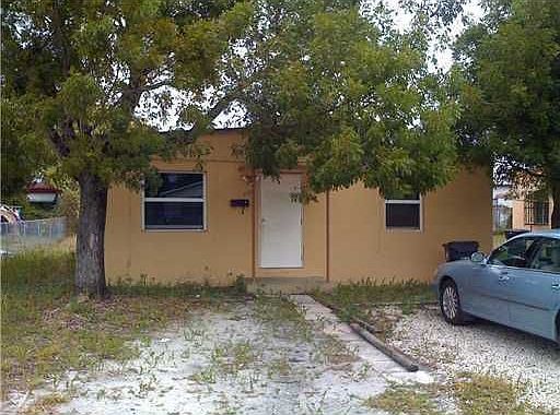 1st image of 718 NW 15th Ter