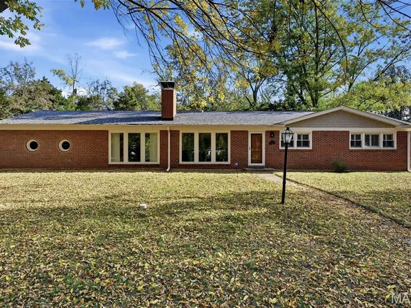 200 Tanglewood Dr, Saint Louis, MO 63124