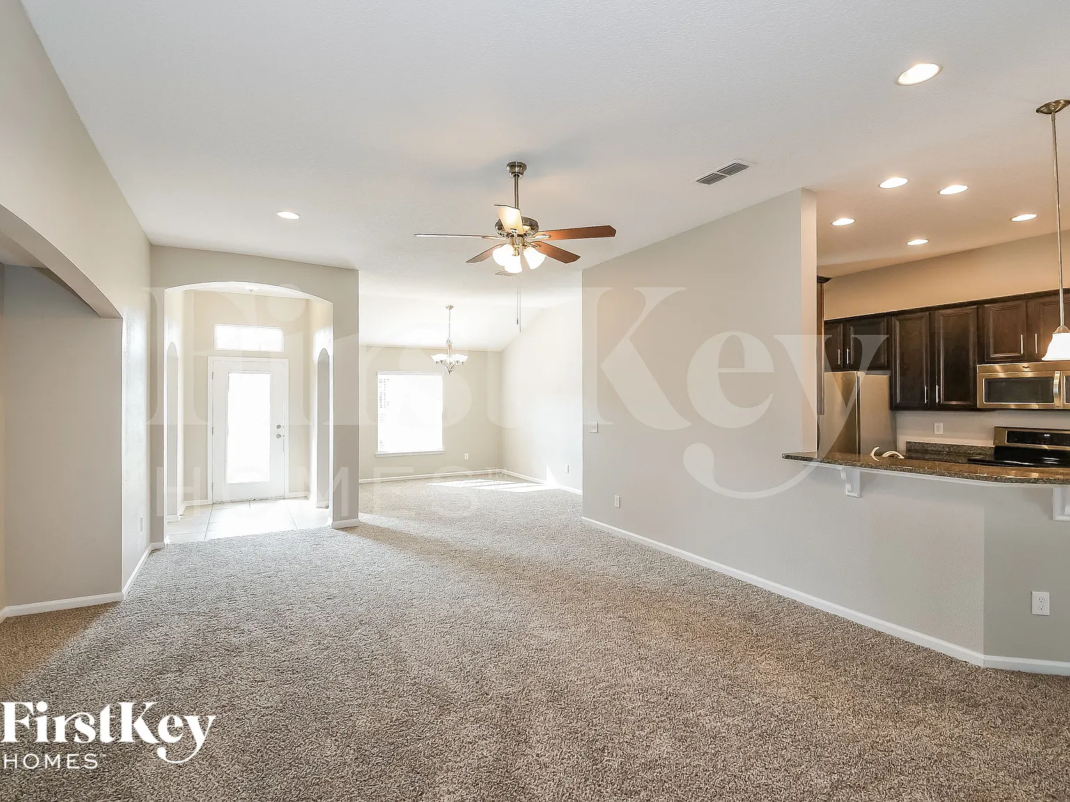 4 bed, 2.0 bath, 2077 sqft, $2,575 — Photo 3