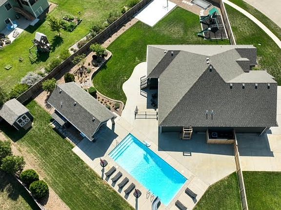 3rd image of 2303 Brookefield Dr