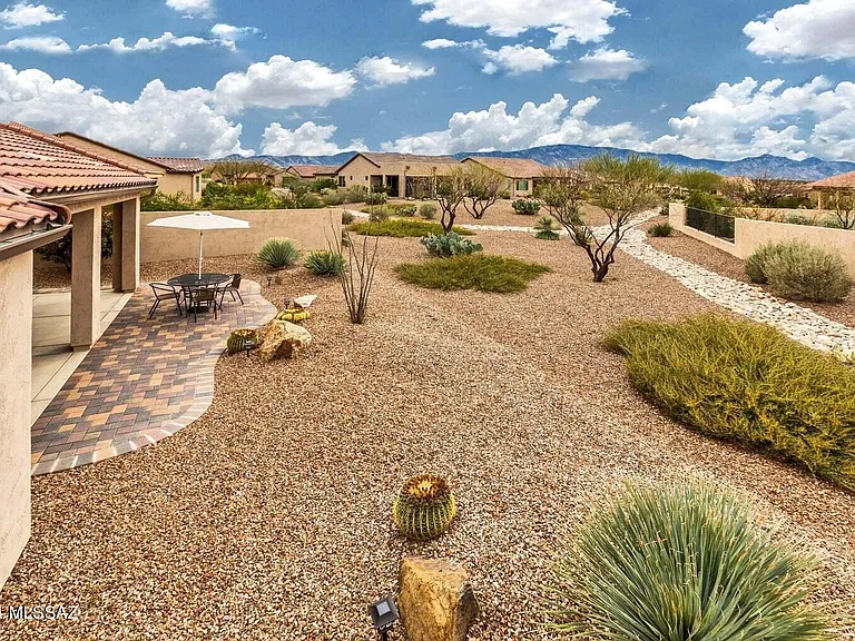 60065 E Arroyo Vista Dr — Photo 2