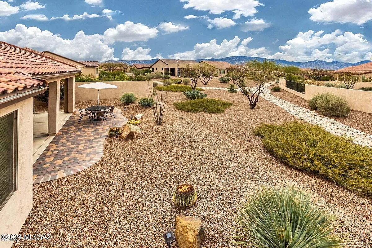 Building Photo - 60065 E Arroyo Vista Dr