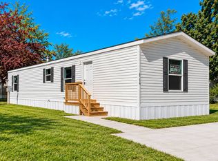 309 Lakeside Dr #40, Delton, MI 49046