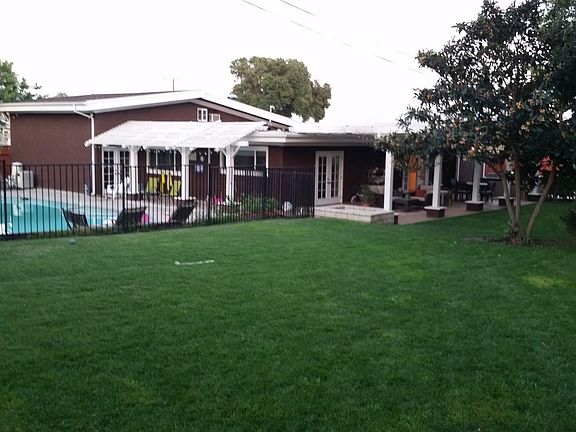 2nd image of 221 Camino La Madera
