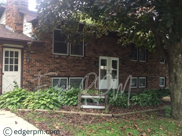 2624 W 3rd St, Cedar Falls, IA 50613