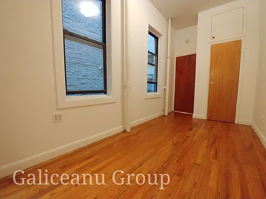 Rented by Lexington Real Estate Group | media 33