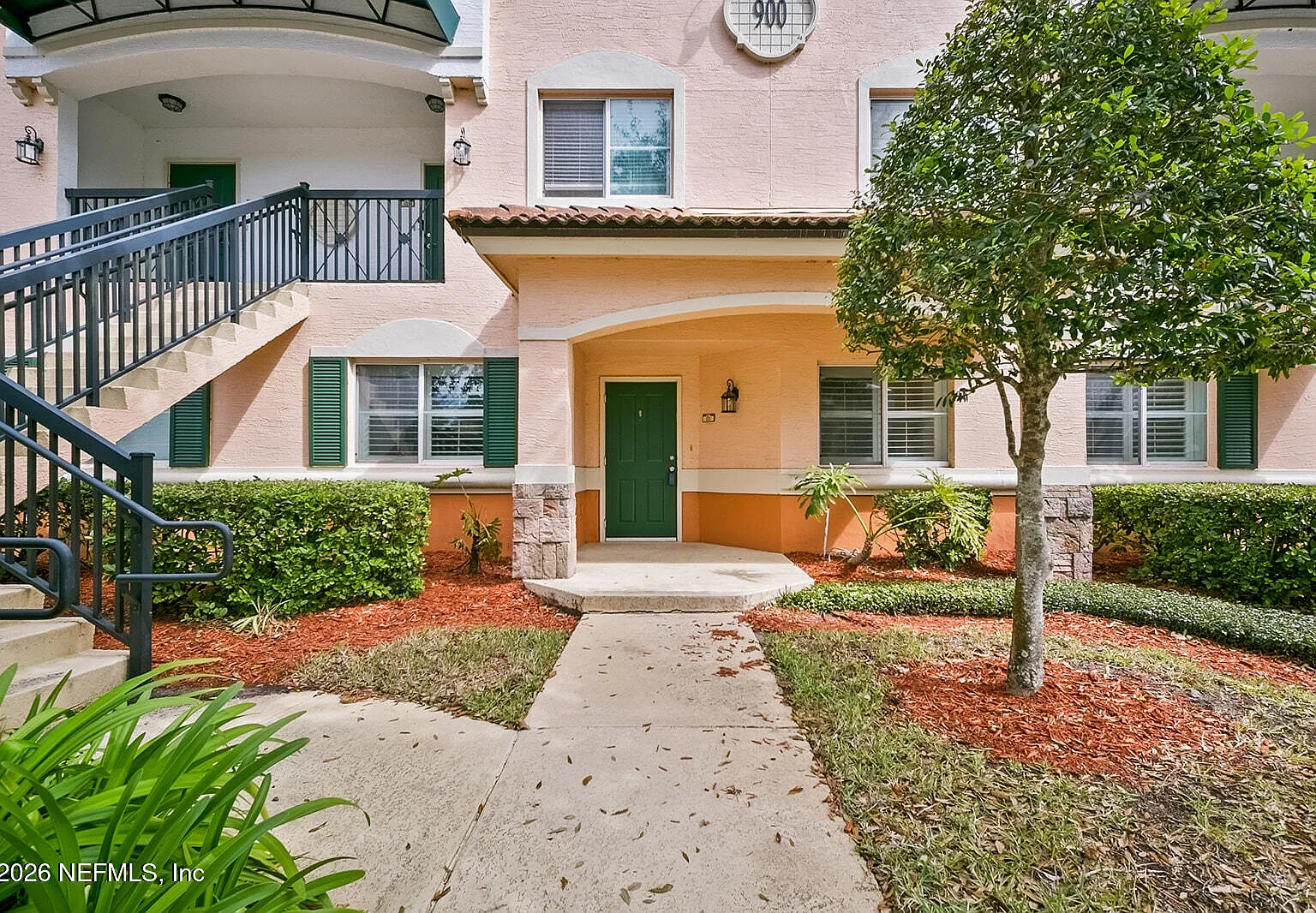 3 bed, 2.0 bath, 1181 sqft, $1,650 — Photo 1