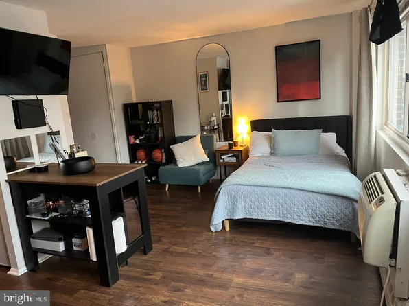 2101-17 Chestnut St #1706, Philadelphia, PA 19103