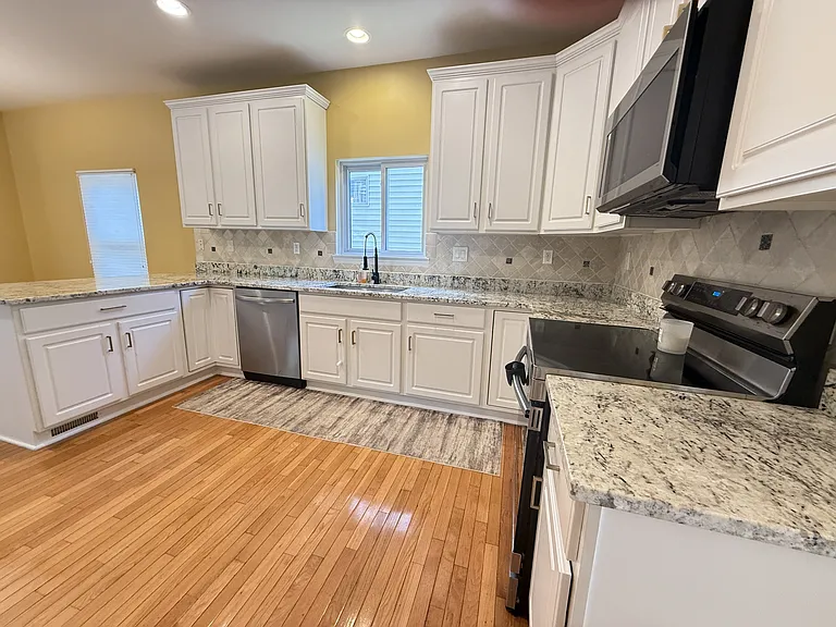 1588 Club House Ct — Photo 6