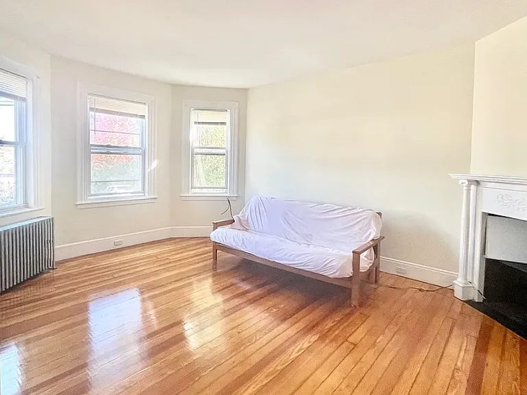 300 Summit Ave — Photo 8