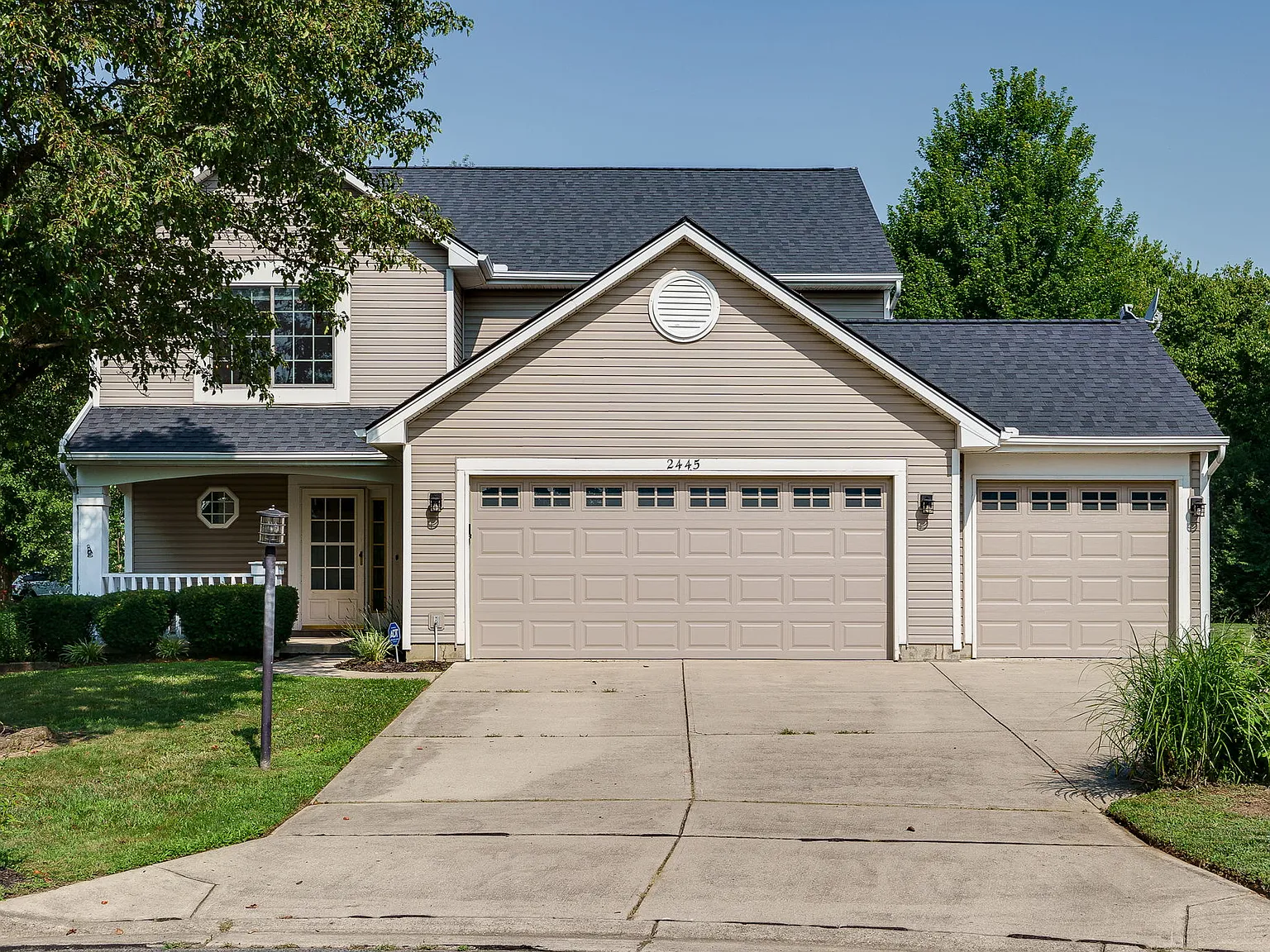 3 bed, 2.5 bath, 2031 sqft, $2,200 — Photo 1
