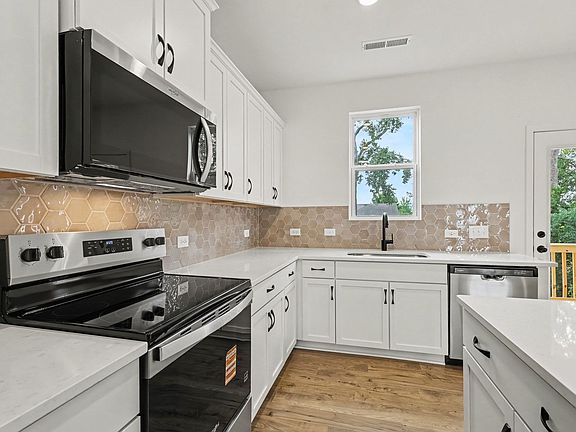 7th image of this home