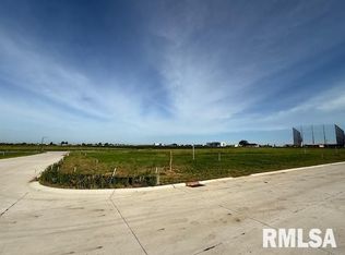 6396 Ryan Rd, Bettendorf, IA 52722