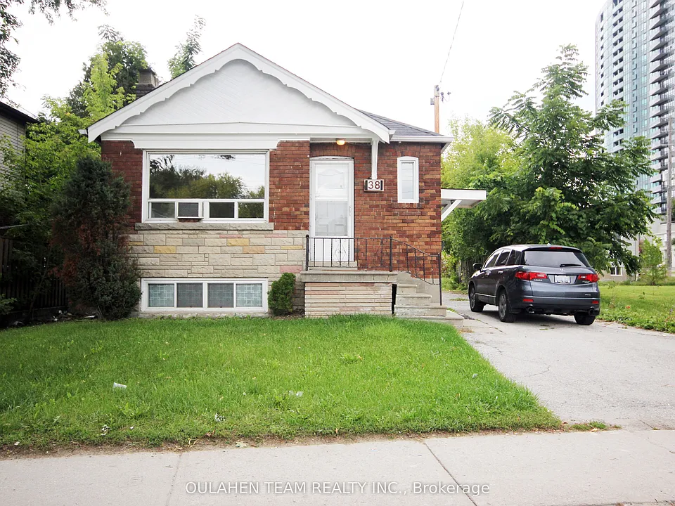 38 Finch Ave W