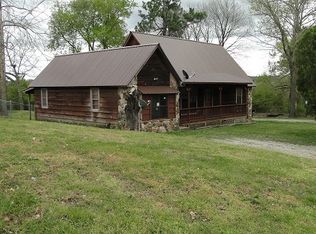 219 N Spring St, Melbourne, AR 72556