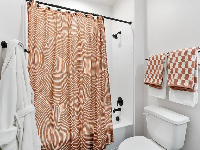 The Lindy — Photo 12