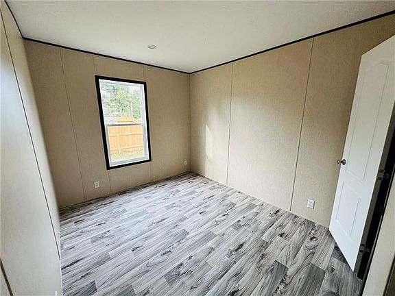 4th image of 240 Whitley Rd