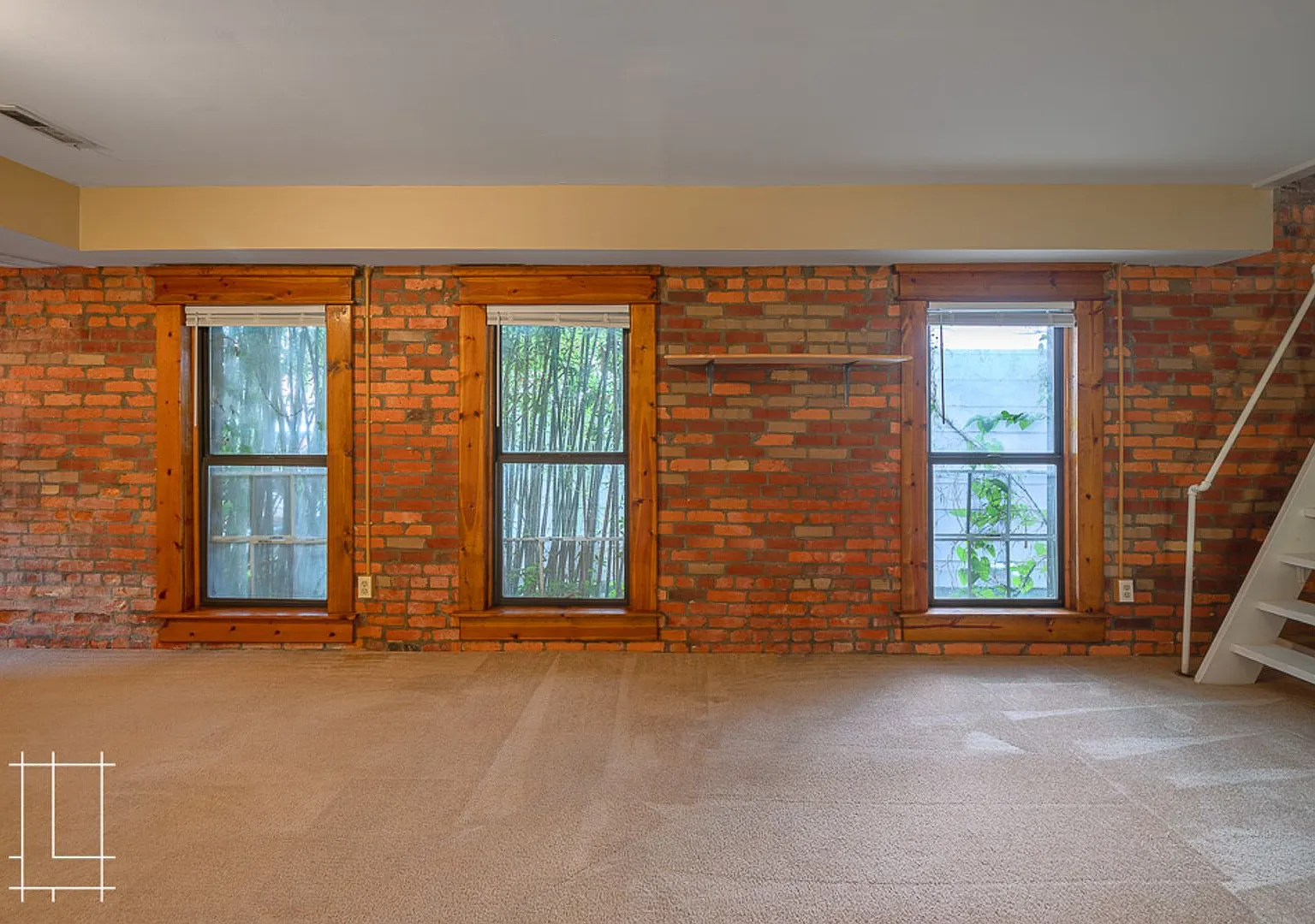 880 Hamlet St. — Photo 2