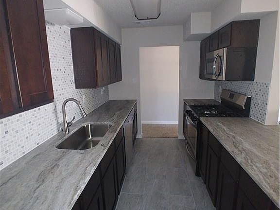 4th image of 333 Hilltop Ln
