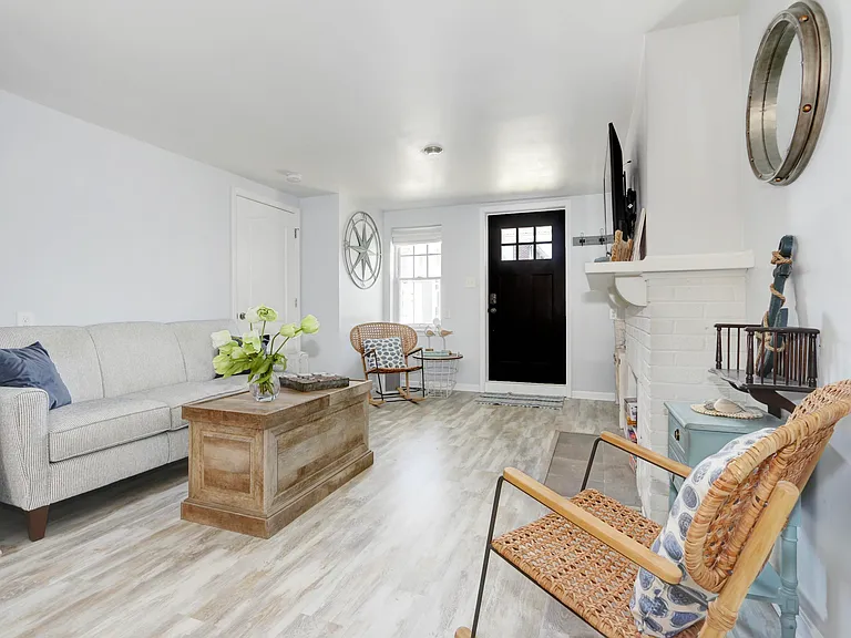 18 N Newark Ave #WINTER RENTAL — Photo 6