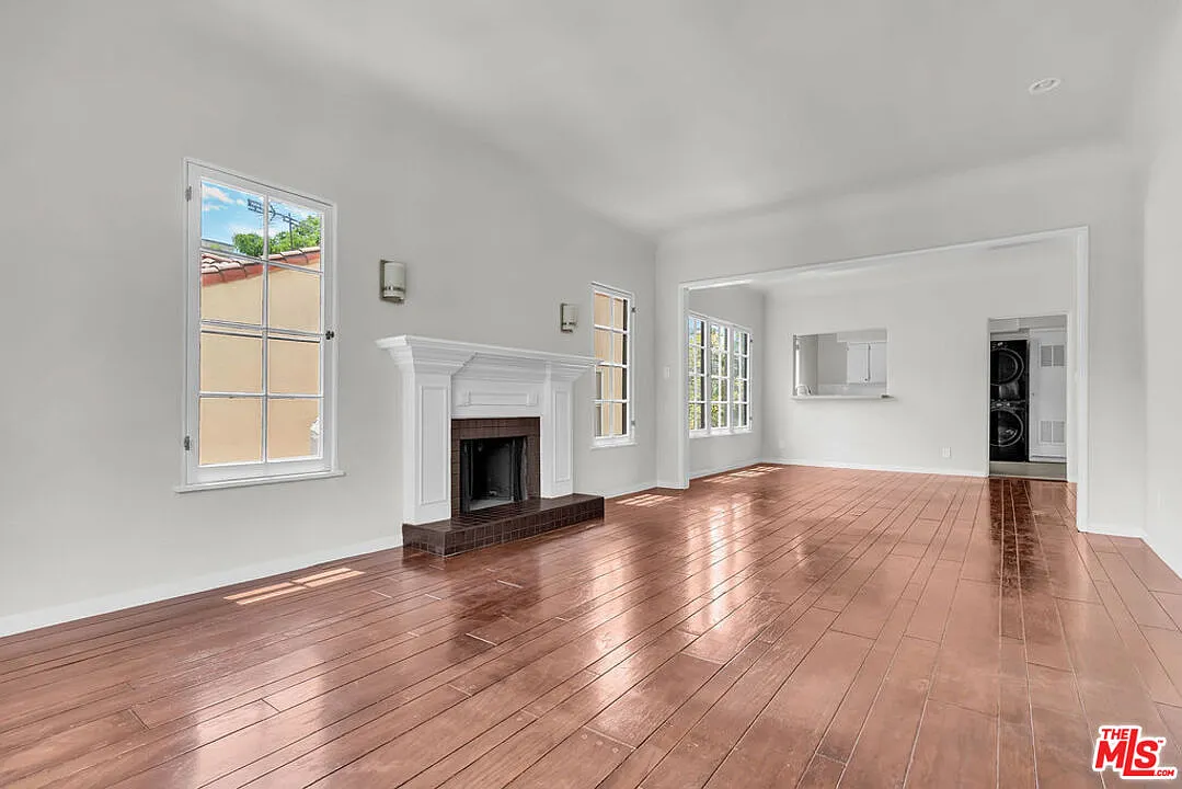 2 bed, 1.0 bath, 1450 sqft, $4,575 — Photo 4