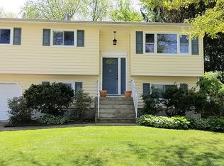 3 Robinson Rd, Allentown, NJ 08501