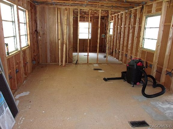 3rd image of 5169 S Castlelake Ave
