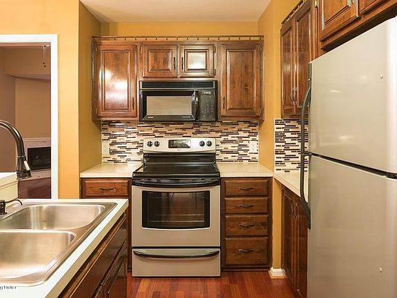 RealTourCast _ S Owens _ Rosewood (12 of