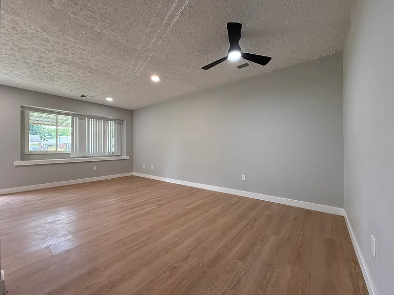 228 Balsam Ct — Photo 4