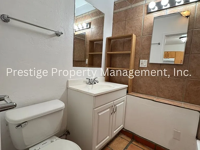 3301 E Flower St — Photo 12