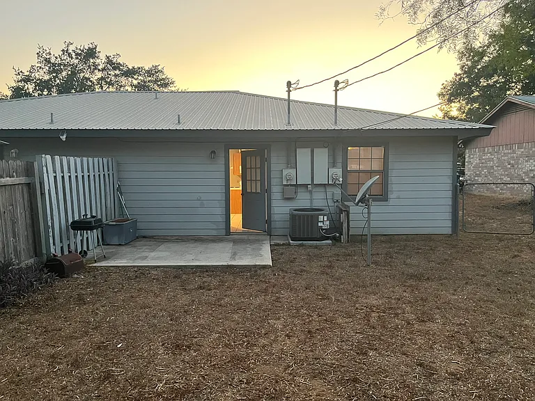 821 Nancy Ln #A — Photo 32