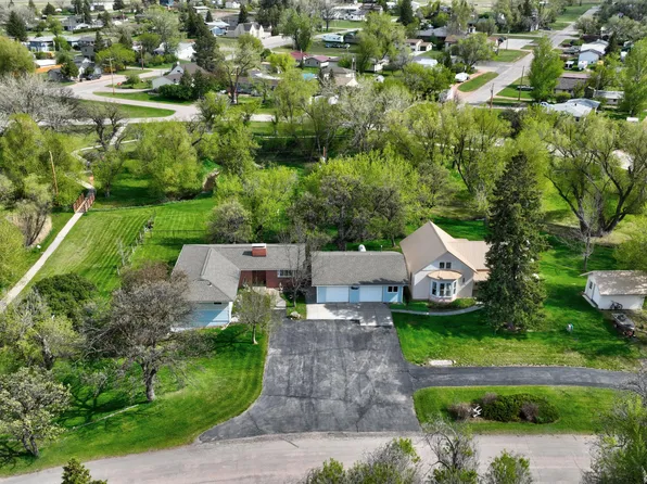 318 E Sewell St, Sundance, WY 82729