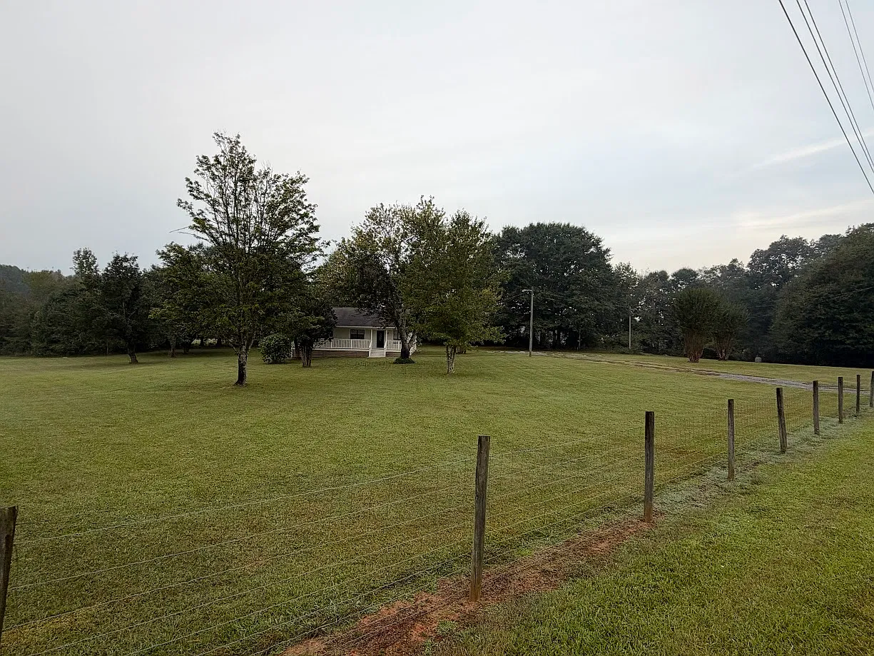 3 bed, 1144 sqft, $2,200 — Photo 3