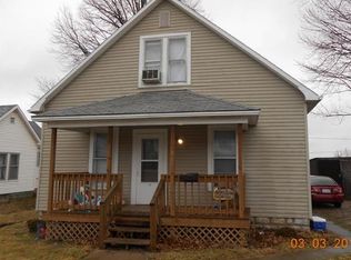 519 Young St, Nokomis, IL 62075
