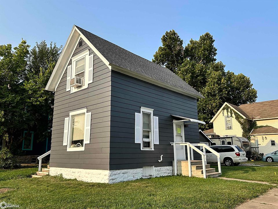 2nd image of 218 N 3rd Ave