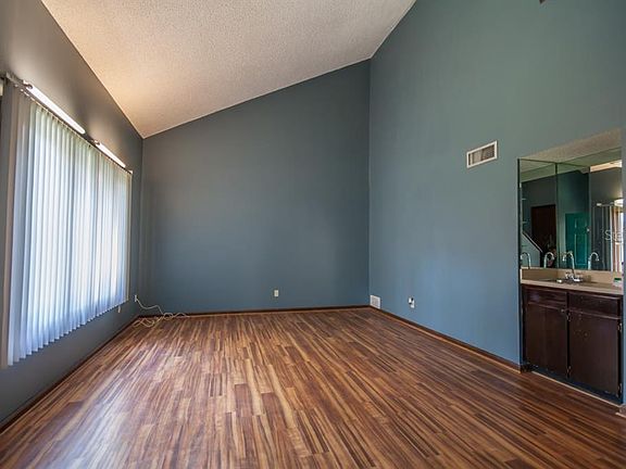 5th image of 5210 Turnbury Ct