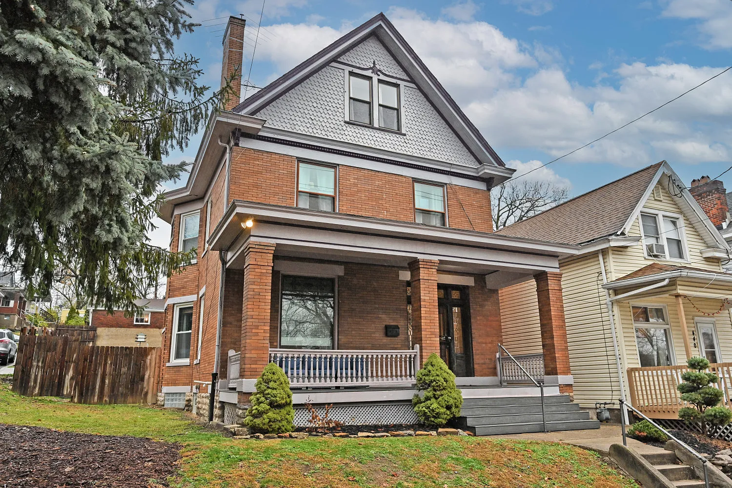 442 Warner St photo 1