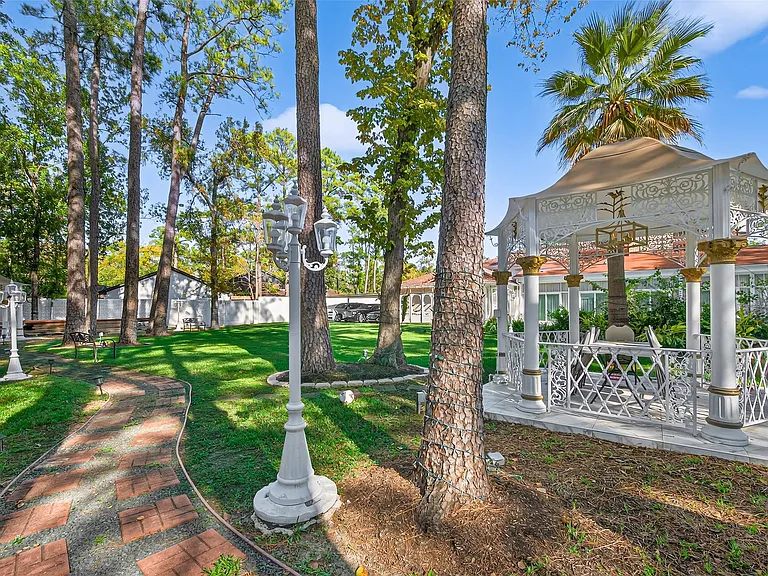 24 Windermere Ln — Photo 48