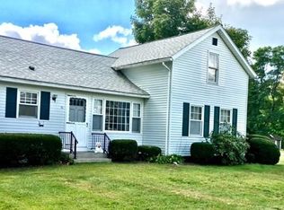 71 Chestnut St, Hatfield, MA 01038
