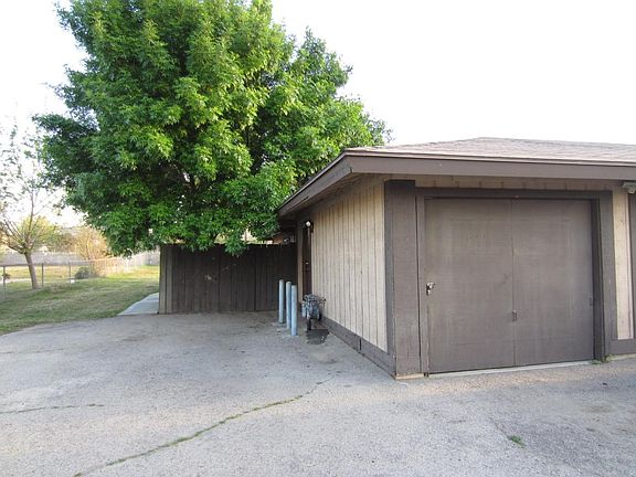 2nd image of 25221 Cottage Ave