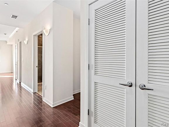 4th image of 1135 Shelby St APT 2803