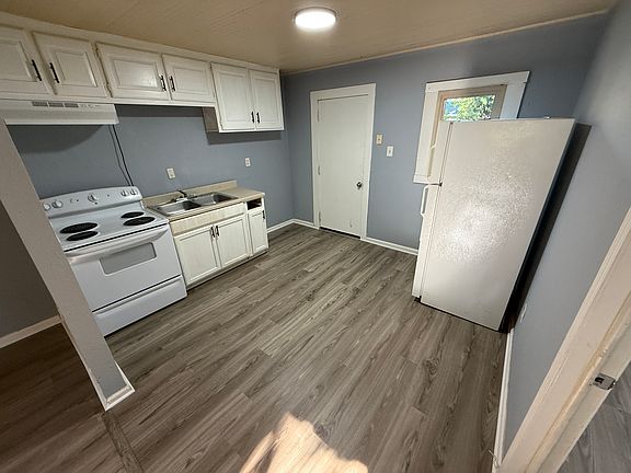 3rd image of 10609 E 15th St S APT B