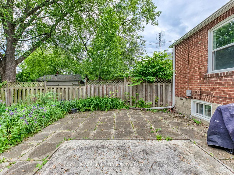 75 Elma St — Photo 27