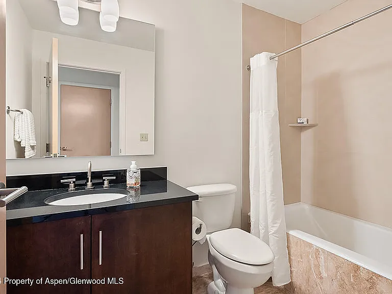 361 Robinson St #326 — Photo 14
