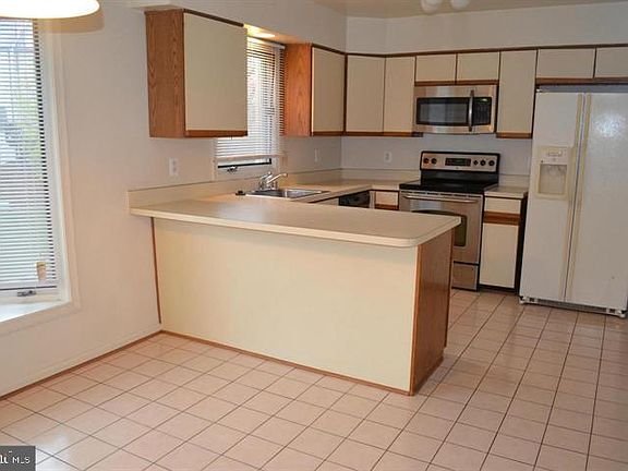 4th image of 1409 Templeton Pl
