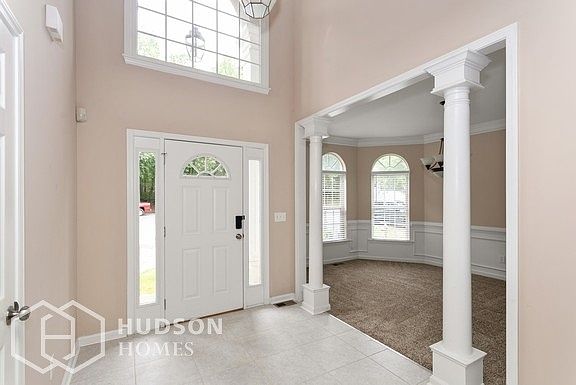 Hudson Homes Management - Foyer